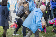 PEOPLE - Stockholm: Victoria und Daniel bei den 'Outdoor Associations' im Wald  