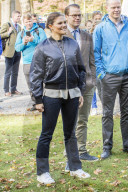 PEOPLE - Stockholm: Victoria und Daniel bei den 'Outdoor Associations' im Wald  