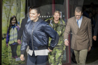 PEOPLE - Stockholm: Victoria und Daniel bei den 'Outdoor Associations' im Wald  