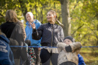 PEOPLE - Stockholm: Victoria und Daniel bei den 'Outdoor Associations' im Wald  