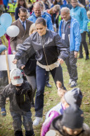 PEOPLE - Stockholm: Victoria und Daniel bei den 'Outdoor Associations' im Wald  