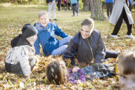 PEOPLE - Stockholm: Victoria und Daniel bei den 'Outdoor Associations' im Wald  