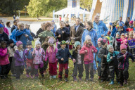 PEOPLE - Stockholm: Victoria und Daniel bei den 'Outdoor Associations' im Wald  