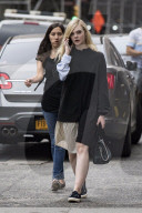 PEOPLE - Elle Fanning wirkt etwas blass