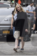 PEOPLE - Elle Fanning wirkt etwas blass