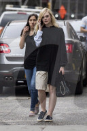 PEOPLE - Elle Fanning wirkt etwas blass