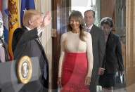 PEOPLE - Melania Trump lässt bei Empfang den Busen blitzen