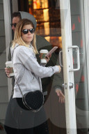PEOPLE - Kate Mara und Jamie Bell holen sich den Coffee to go