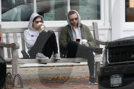 PEOPLE - Kate Mara und Jamie Bell holen sich den Coffee to go