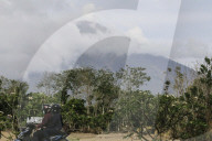 NEWS - Bali: Weisser Rauch am hochaktiven Vulkan Agung