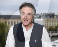 PORTRAIT - Greg Wise