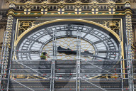 NEWS - London: Das berühmte Urwerk von Big Ben verschwindet hinter dem Baugerüst