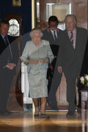 PEOPLE - London: Die Queen mit Prinzessin Anne im Army and Navy Club