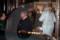 PEOPLE - London: Die Queen mit Prinzessin Anne im Army and Navy Club