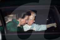 PEOPLE - London: Die Queen mit Prinzessin Anne im Army and Navy Club