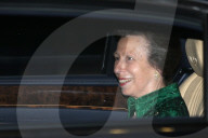 PEOPLE - London: Die Queen mit Prinzessin Anne im Army and Navy Club