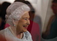 PEOPLE - London: Die Queen mit Prinzessin Anne im Army and Navy Club