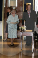 PEOPLE - London: Die Queen mit Prinzessin Anne im Army and Navy Club