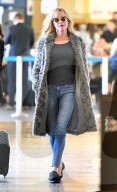 PEOPLE - Melanie Griffith verletzt am Flughafen in Los Angeles