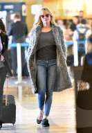 PEOPLE - Melanie Griffith verletzt am Flughafen in Los Angeles