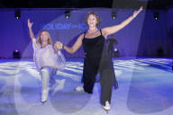 PEOPLE - Promis bei der Saisoneröffnung von Holiday on Ice in Hamburg