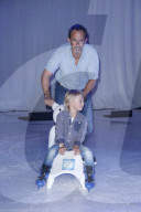 PEOPLE - Promis bei der Saisoneröffnung von Holiday on Ice in Hamburg
