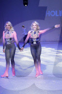PEOPLE - Promis bei der Saisoneröffnung von Holiday on Ice in Hamburg