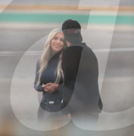 EXKLUSIV - Khloe, Kourtney und Kim Kardashian fliegen nach San Francisco 