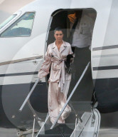 EXKLUSIV - Khloe, Kourtney und Kim Kardashian fliegen nach San Francisco 
