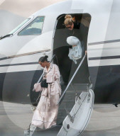 EXKLUSIV - Khloe, Kourtney und Kim Kardashian fliegen nach San Francisco 