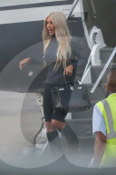 EXKLUSIV - Khloe, Kourtney und Kim Kardashian fliegen nach San Francisco 