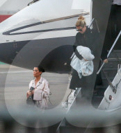 EXKLUSIV - Khloe, Kourtney und Kim Kardashian fliegen nach San Francisco 