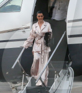 EXKLUSIV - Khloe, Kourtney und Kim Kardashian fliegen nach San Francisco 