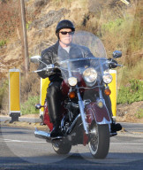 EXKLUSIV - Arnold Schwarzenegger in Leder auf seinem Töff in Malibu unterwegs