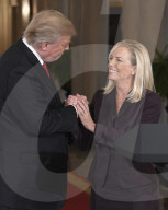 NEWS - Trump ernennt Kirstjen Nielsen zur Heimatschutzministerin