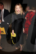 PEOPLE - Elle Woman: Promis an der Cocktailparty