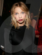 PEOPLE - Elle Woman: Promis an der Cocktailparty