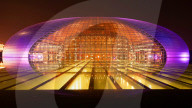 FEATURE - Abgespaced: Nachtaufnahmen des National Centre of Performing Arts in Bejing