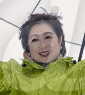 NEWS - Wahlen Japan: Shinzo Abe und Yuriko Koike kämpfen um Stimmen