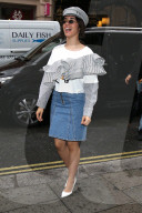 PEOPLE - Camila Cabello in London unterwegs