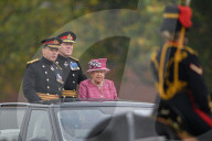 PEOPLE - London: Queen Elizabeth zum Jubiläum der King's Troop Royal Artillery im Hyde Park 
