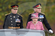 PEOPLE - London: Queen Elizabeth zum Jubiläum der King's Troop Royal Artillery im Hyde Park 