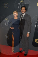 PEOPLE -  Promis an den CMT Artists of the Year in Nashville