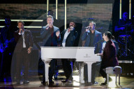 PEOPLE -  Promis an den CMT Artists of the Year in Nashville