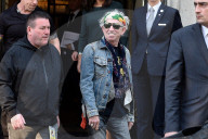 PEOPLE - Die Rolling Stones mit Familie in Paris