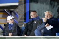 PEOPLE - Wayne Rooney schaut mit Sohn Kai und Schwiegerpapa den Match Everton : Lyon
