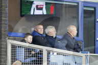 PEOPLE - Wayne Rooney schaut mit Sohn Kai und Schwiegerpapa den Match Everton : Lyon