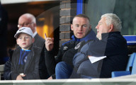 PEOPLE - Wayne Rooney schaut mit Sohn Kai und Schwiegerpapa den Match Everton : Lyon