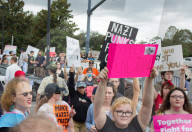 NEWS - Florida: Aufruhr nach Auftritt von Rechtsnationalist Richard Spencer in Gainesville