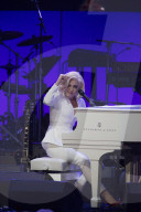 PEOPLE - Lady Gaga singt für die Hurrikan-Opfer in Texas